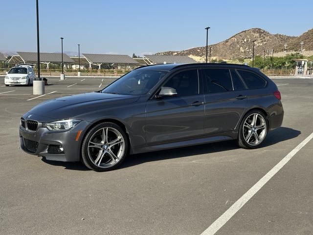 Photo of 2018 Gray BMW 330
