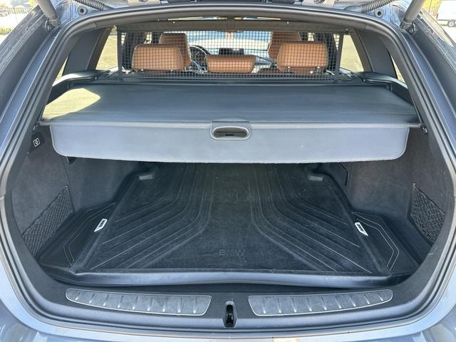 Photo of 2018 Gray BMW 330