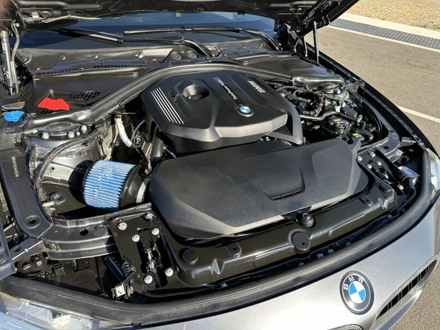 Photo of 2018 Gray BMW 330