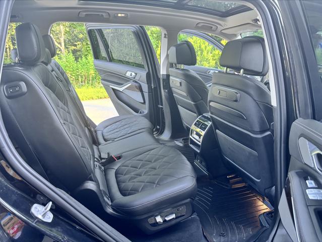 Photo of 2024 Black BMW X7