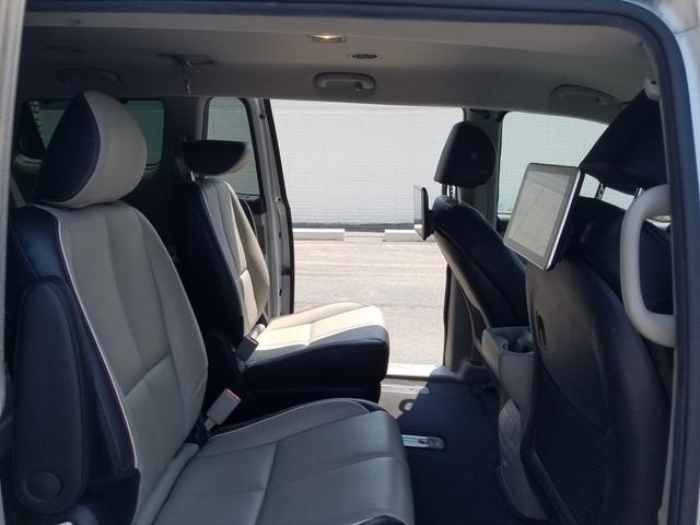 Photo of 2021 Silver Kia Sedona