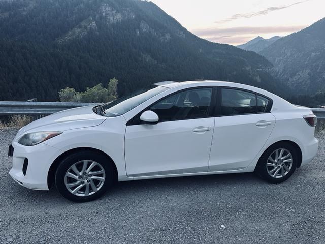 Photo of 2012 White Mazda Mazda3
