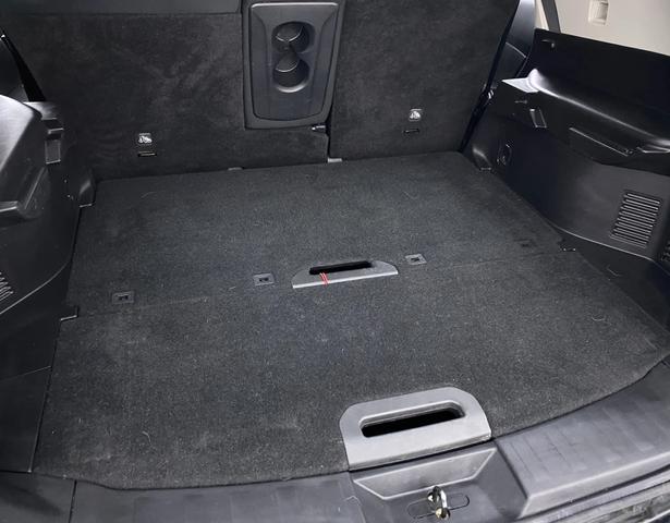 Photo of 2017 Black Nissan Rogue