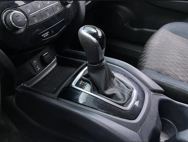 Photo of 2017 Black Nissan Rogue