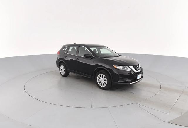 Photo of 2017 Black Nissan Rogue