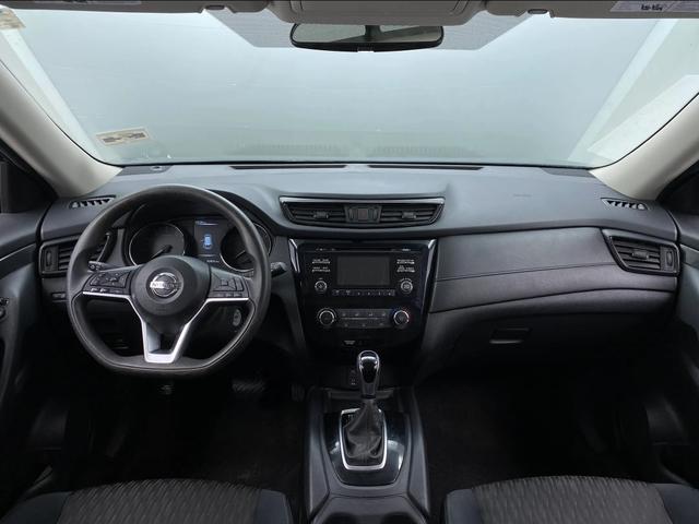 Photo of 2017 Black Nissan Rogue