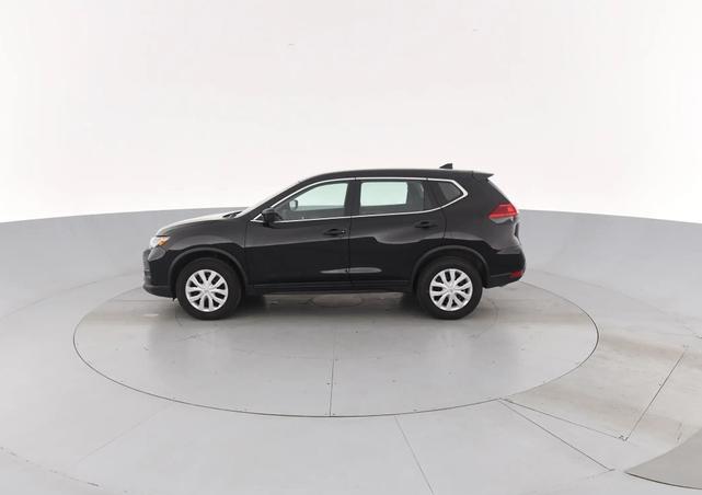 Photo of 2017 Black Nissan Rogue