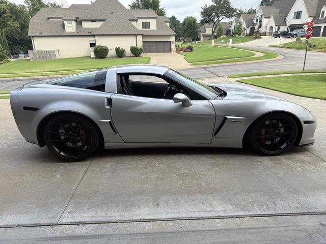 Photo of 2009 Silver Chevrolet Corvette