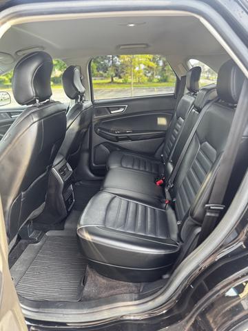 Photo of 2017 Black Ford Edge