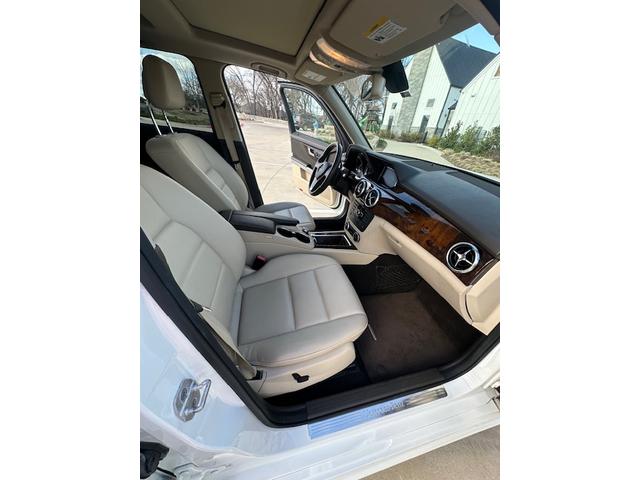 Photo of 2015 White Mercedes-Benz GLK-Class