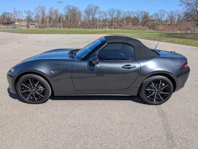 Photo of 2024 Gray Mazda MX-5 Miata