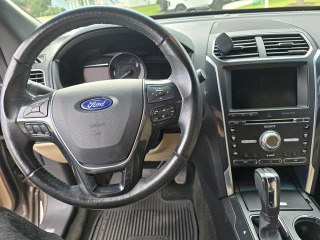 Photo of 2016 Brown Ford Explorer
