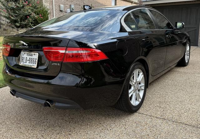 Photo of 2017 Black Jaguar XE
