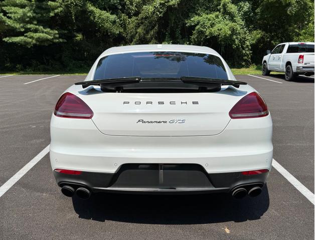 Photo of 2015 White Porsche Panamera