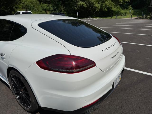 Photo of 2015 White Porsche Panamera