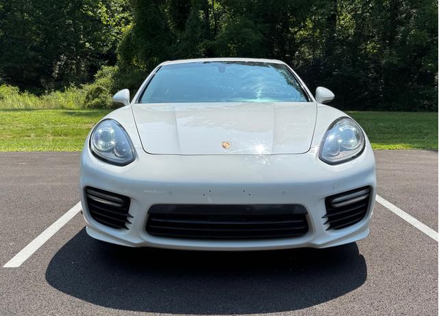 Photo of 2015 White Porsche Panamera