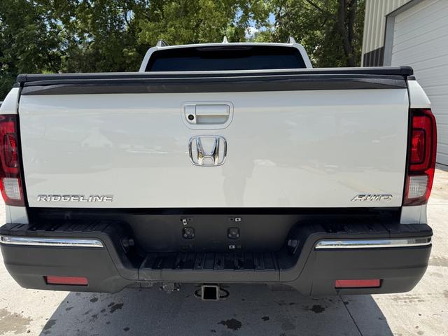Photo of 2017 White Honda Ridgeline