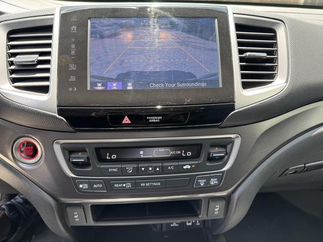 Photo of 2017 White Honda Ridgeline