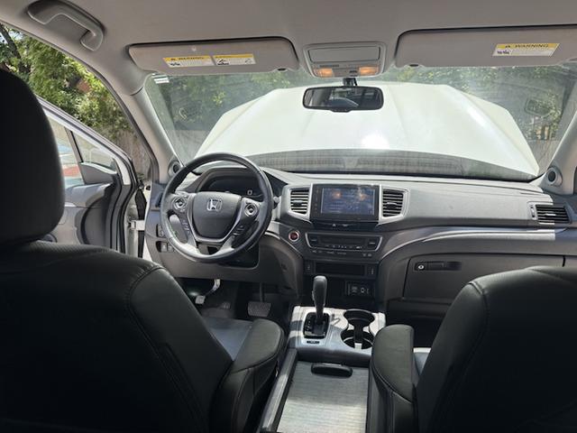 Photo of 2017 White Honda Ridgeline