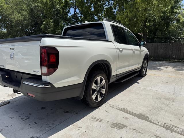 Photo of 2017 White Honda Ridgeline