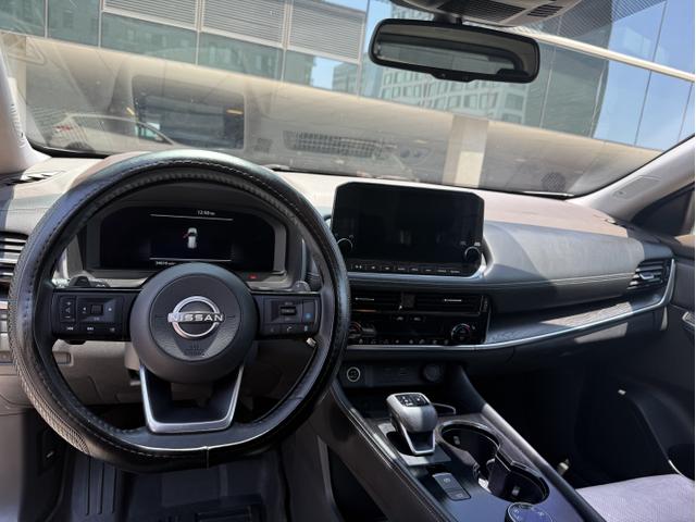 Photo of 2022 Brown Nissan Rogue