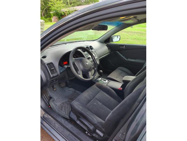 Photo of 2011 Blue Nissan Altima