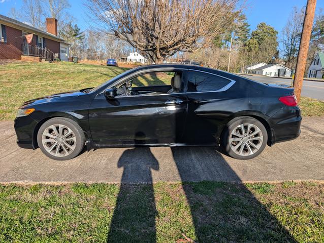 Photo of 2015 Black Honda Accord