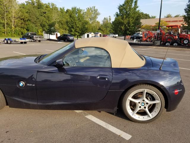Photo of 2006 Blue BMW Z4