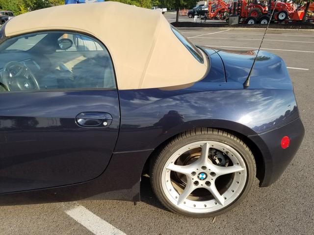 Photo of 2006 Blue BMW Z4