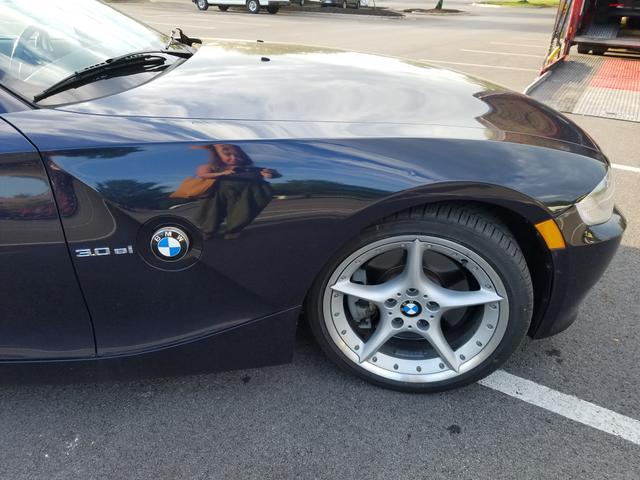 Photo of 2006 Blue BMW Z4