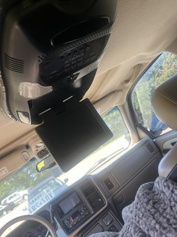Photo of 2004 Red GMC Yukon