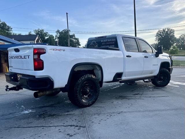 Photo of 2021 White Chevrolet Silverado 2500