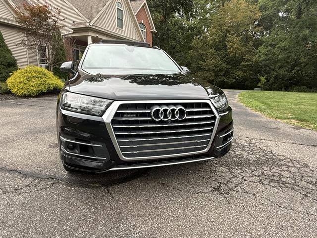 Photo of 2018 Black Audi Q7