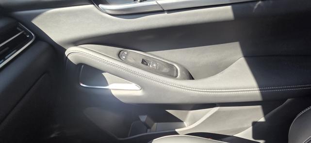 Photo of 2025 Black INFINITI QX60