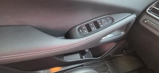 Photo of 2025 Black INFINITI QX60