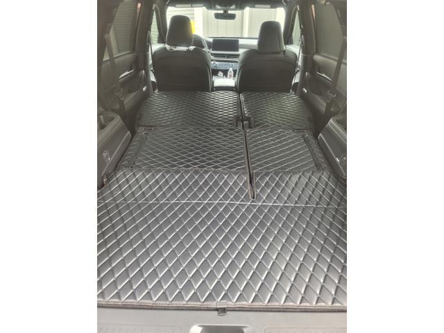 Photo of 2025 Black INFINITI QX60
