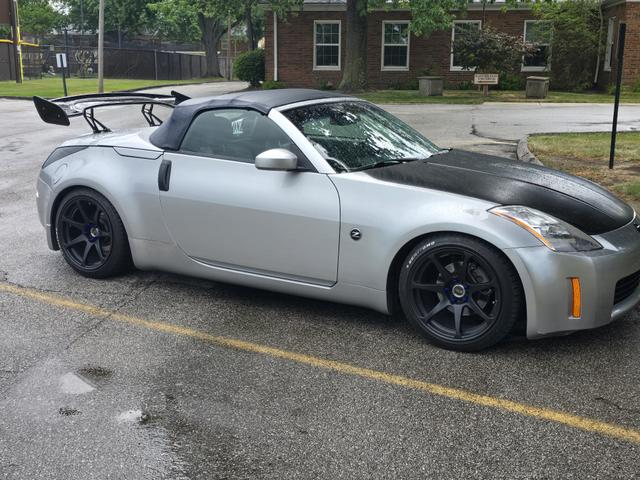 Photo of 2005 Silver Nissan 350Z