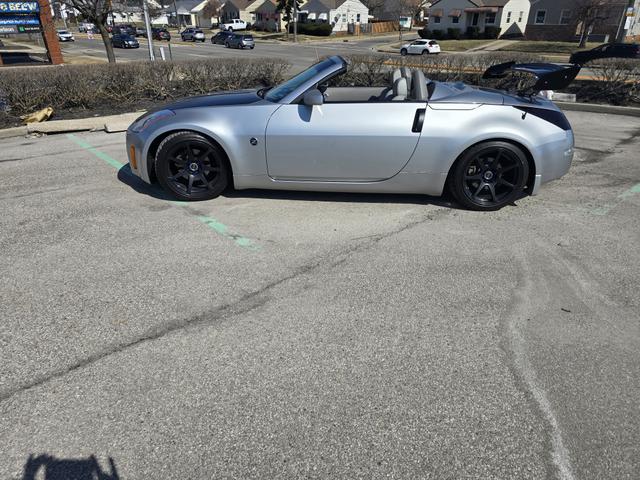 Photo of 2005 Silver Nissan 350Z