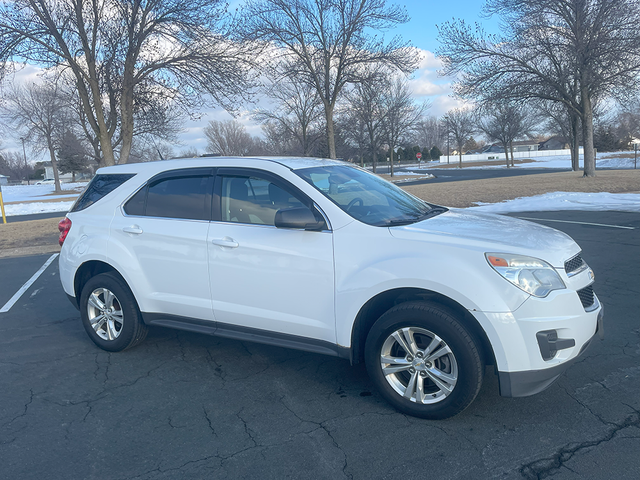 Photo of 2013 White Chevrolet Equinox
