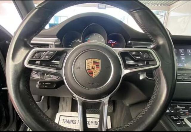 Photo of 2018 Black Porsche Macan