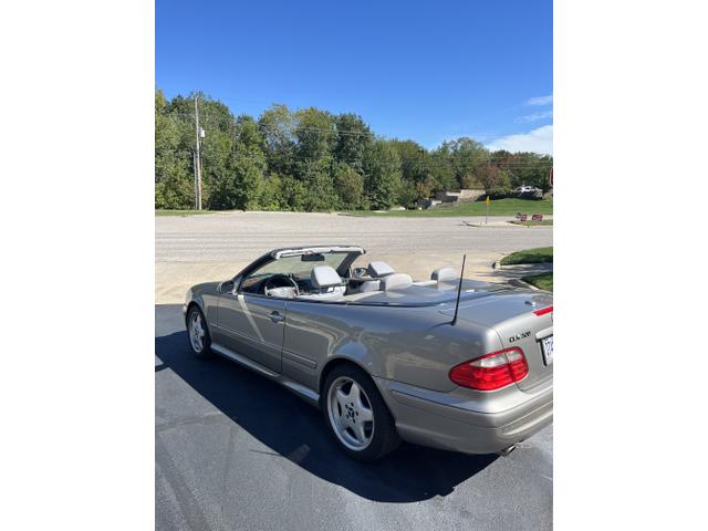 Photo of 2003 Gray Mercedes-Benz CLK-Class