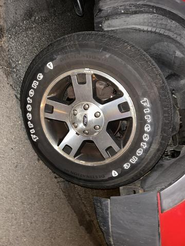 Photo of 2005 Red Ford F-150