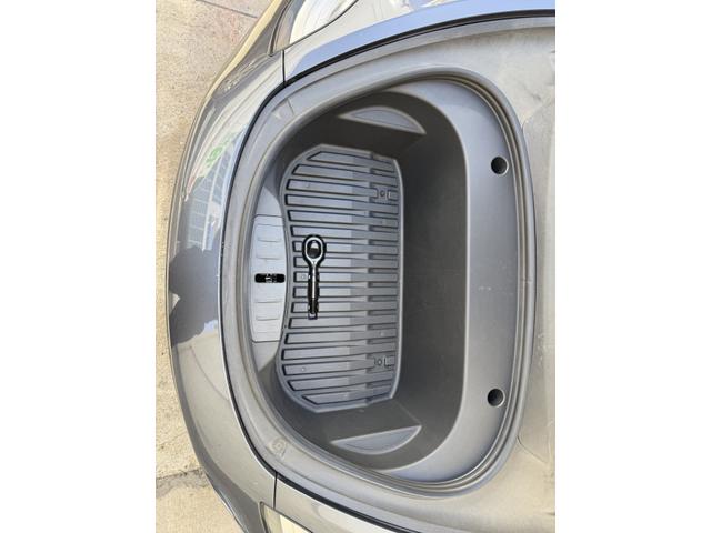 Photo of 2022 Gray Tesla Model 3
