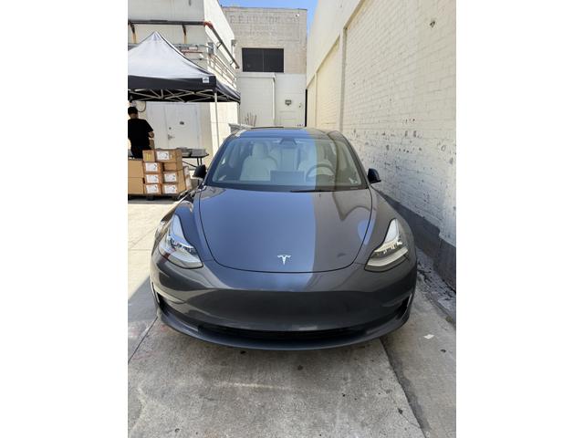 Photo of 2022 Gray Tesla Model 3