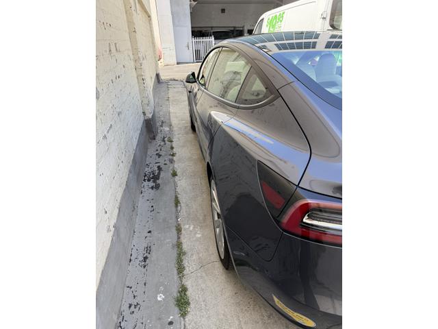 Photo of 2022 Gray Tesla Model 3