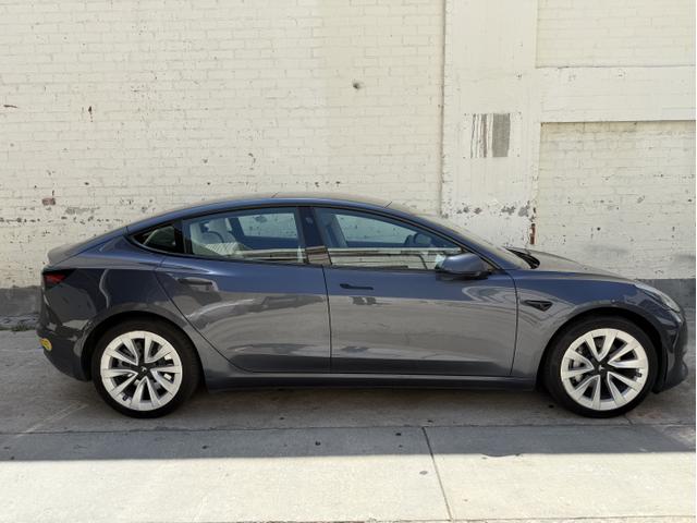 Photo of 2022 Gray Tesla Model 3