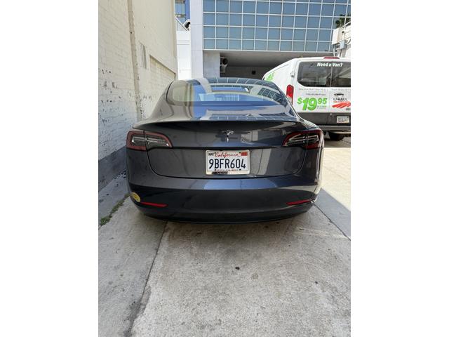 Photo of 2022 Gray Tesla Model 3