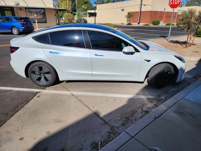 Photo of 2021 White Tesla Model 3