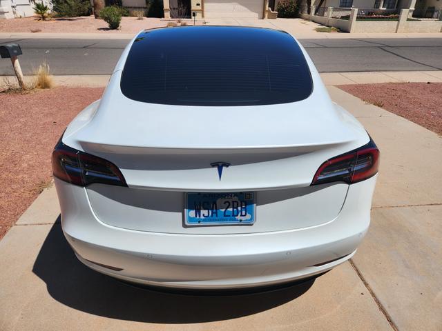Photo of 2021 White Tesla Model 3