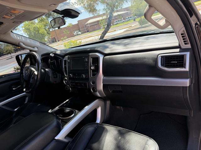 Photo of 2017 Black Nissan Titan